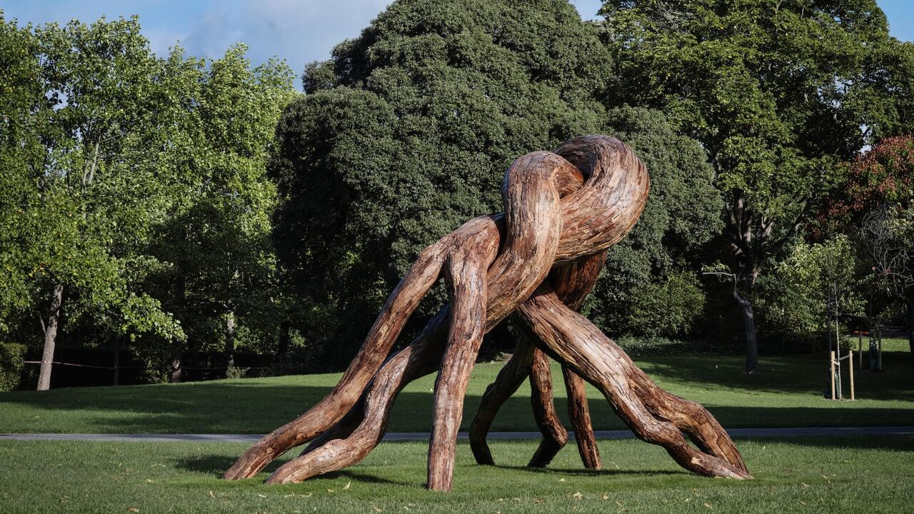 YOUNG BRITISH ART: the Saatchi decadeアート Young British Art: The Saatchi Decade — Barnbrook Barnbrook